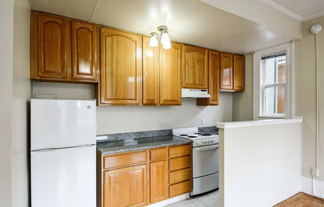 Studio, 1 bath, 383 sqft, $1,995, Unit 09