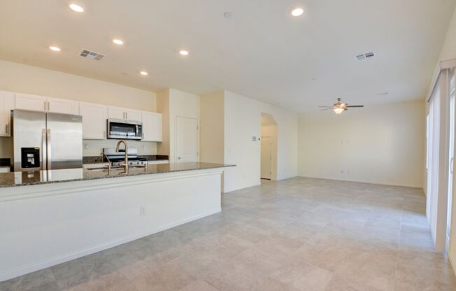BRAND NEW BEAUTIFUL 4 BEDROOM!