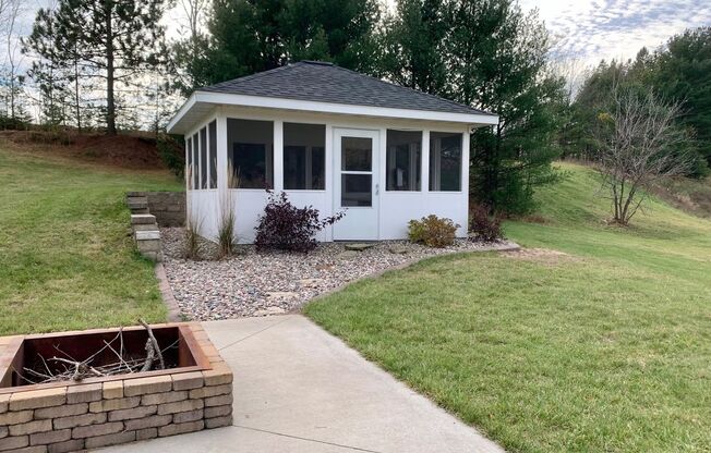 2 beds, 2 baths, 1,103 sqft, $1,880, Unit RT 7250-02