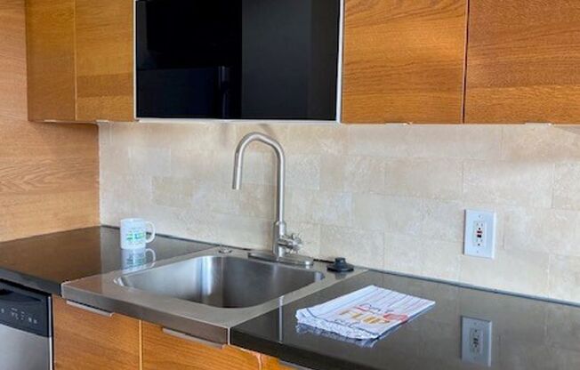 1 bed, 1 bath, 646 sqft, $1,465, Unit 404