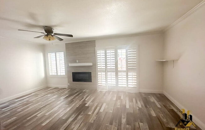 3605 LARCHMONT SQ LN