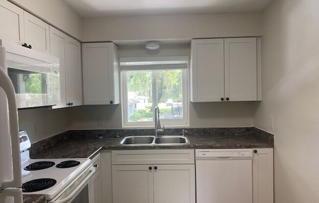 2 beds, 1 bath, 850 sqft, $1,499, Unit 1820