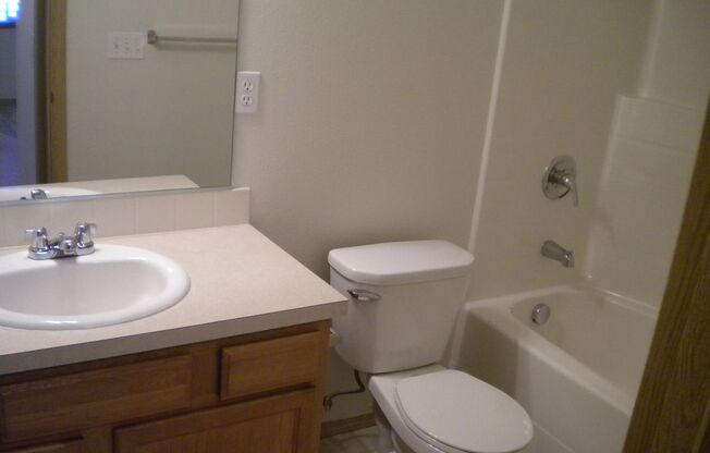 2 beds, 2 baths, 981 sqft, $1,649, Unit 304