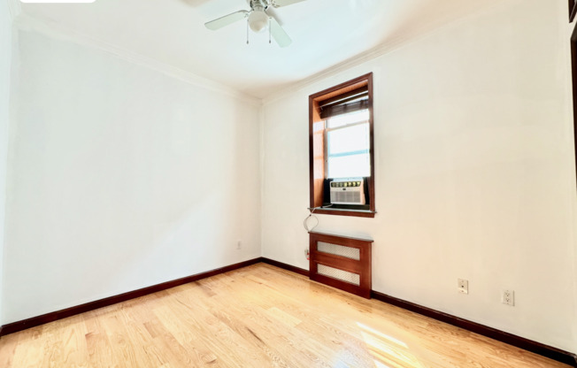 2 beds, 1 bath, $2,600, Unit 2F