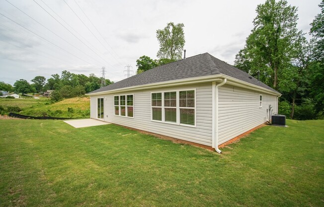 Lovely 3 BR, 2 BA Ranch Home, 2 Car Garage -- Conveniently Located Between Spartanburg & Greenville, Near The Inland Port