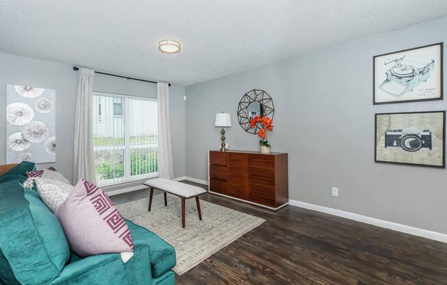 2 beds, 2 baths, 996 sqft, $1,042