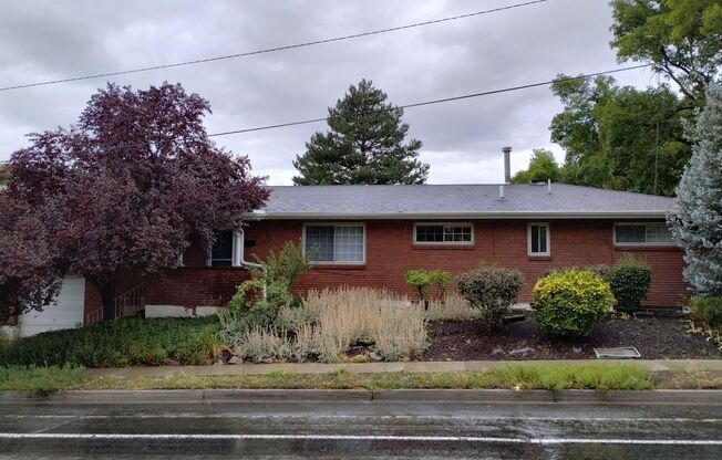 Coming Soon!! Stunning Bonneville Hills 3bd/2ba Duplex Home! Remodeled and Modern!