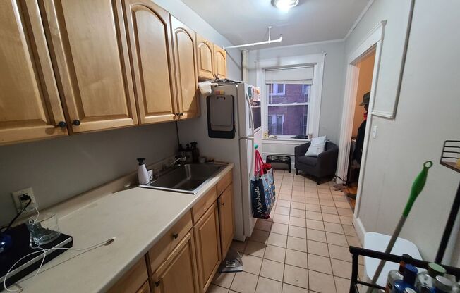 1 bed, 1 bath, $2,050