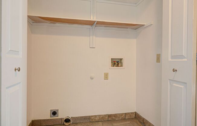 2 beds, 1 bath, 838 sqft, $1,350, Unit 237-53