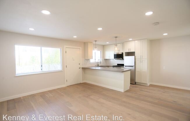 98 Vernon #206