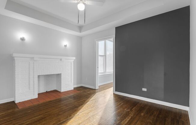 3 beds, 1 bath, 632 sqft, $2,350, Unit 1460-209