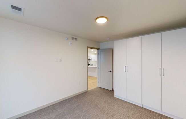 2 beds, 1 bath, 890 sqft, $1,180, Unit 1121-100