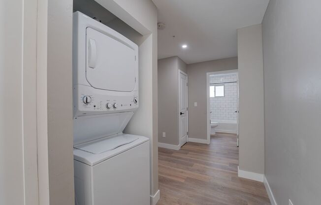 3 beds, 3 baths, 1,070 sqft, $4,095, Unit 101