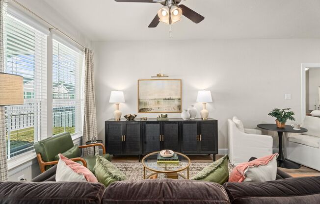 2 beds, 1 bath, 868 sqft, $1,950, Unit 4305