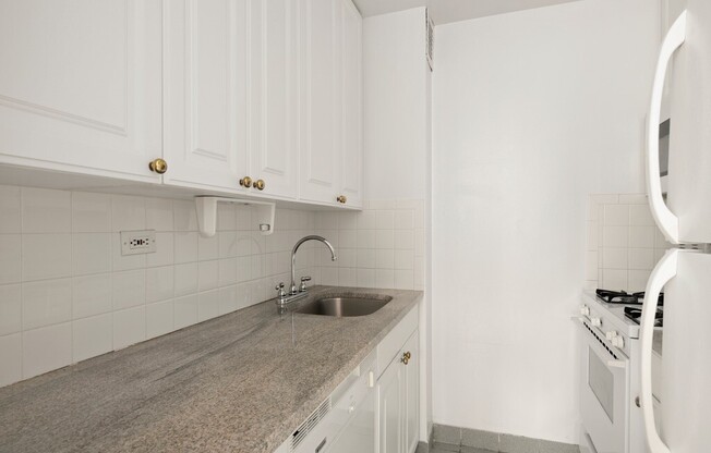 Studio, 1 bath, 675 sqft, $3,995, Unit 18S
