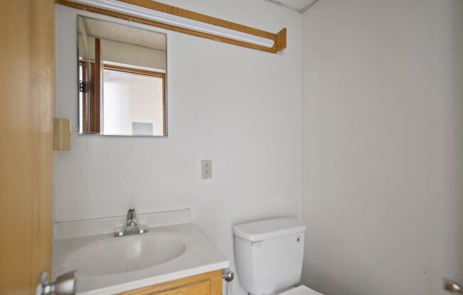 3 beds, 1.5 baths, $2,970, Unit 1