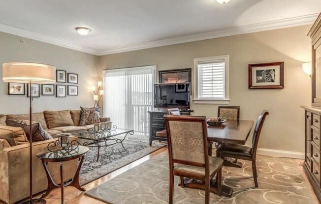 2 beds, 2 baths, 940 sqft, $3,000, Unit 5-2