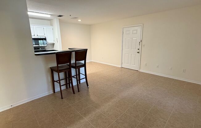 Beautifully maintained condo for rent in the Villas of Timberlin Park.