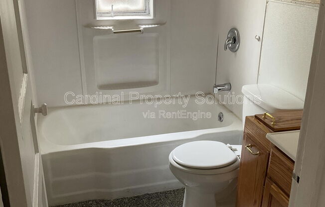1 bed, 1 bath, $750, Unit A