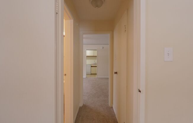 1 bed, 1 bath, 610 sqft, $940, Unit D01