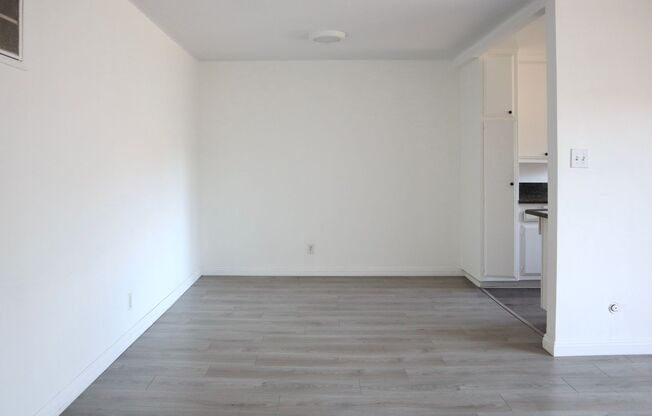 321 S Harvard Blvd Apartments