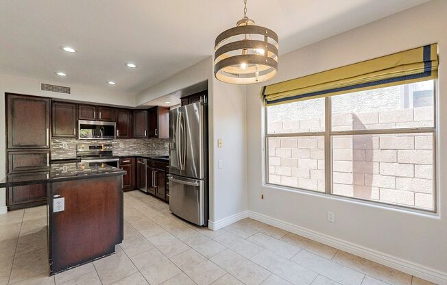 4 beds, 2.5 baths, $3,375