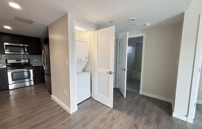 2 beds, 1 bath, 826 sqft, $2,500, Unit 410