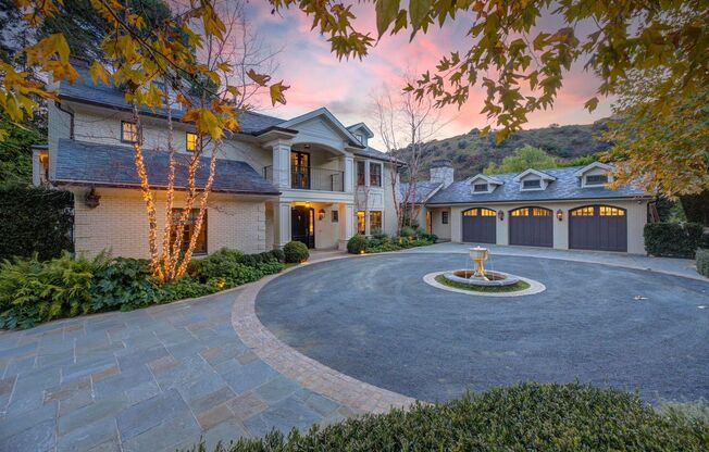 Furnished Hollywood Hills Estate | Summer Rental with Panoramic City Views, Gym, Spa & Pool!