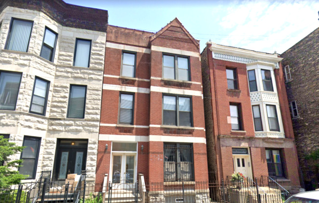 2943 N Halsted