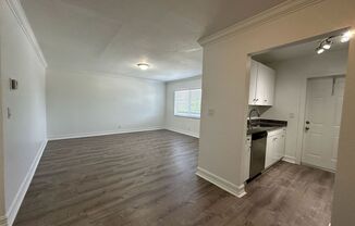 2 beds, 2 baths, 900 sqft, $1,995, Unit 302