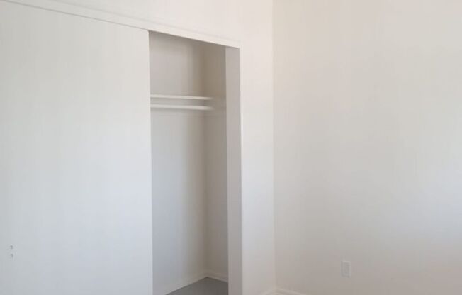 2 beds, 1 bath, $1,995, Unit H