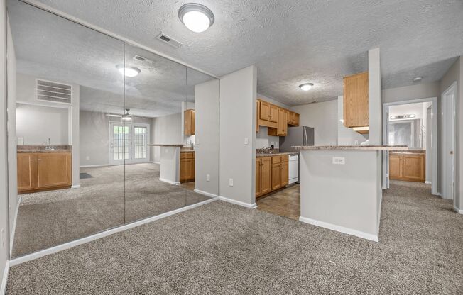 2 beds, 2 baths, 1,000 sqft, $1,147, Unit 421C