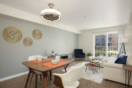 Dining Area at Camelot Apartment Homes, Everett, Washington