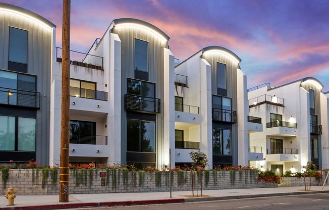 Luxury Apartments in North Hollywood