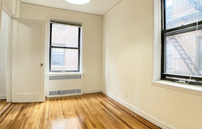 729 W 186 ST