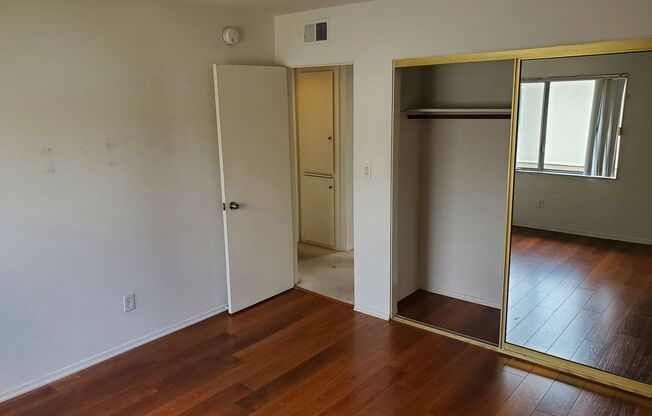 3 beds, 2.5 baths, $5,800, Unit D