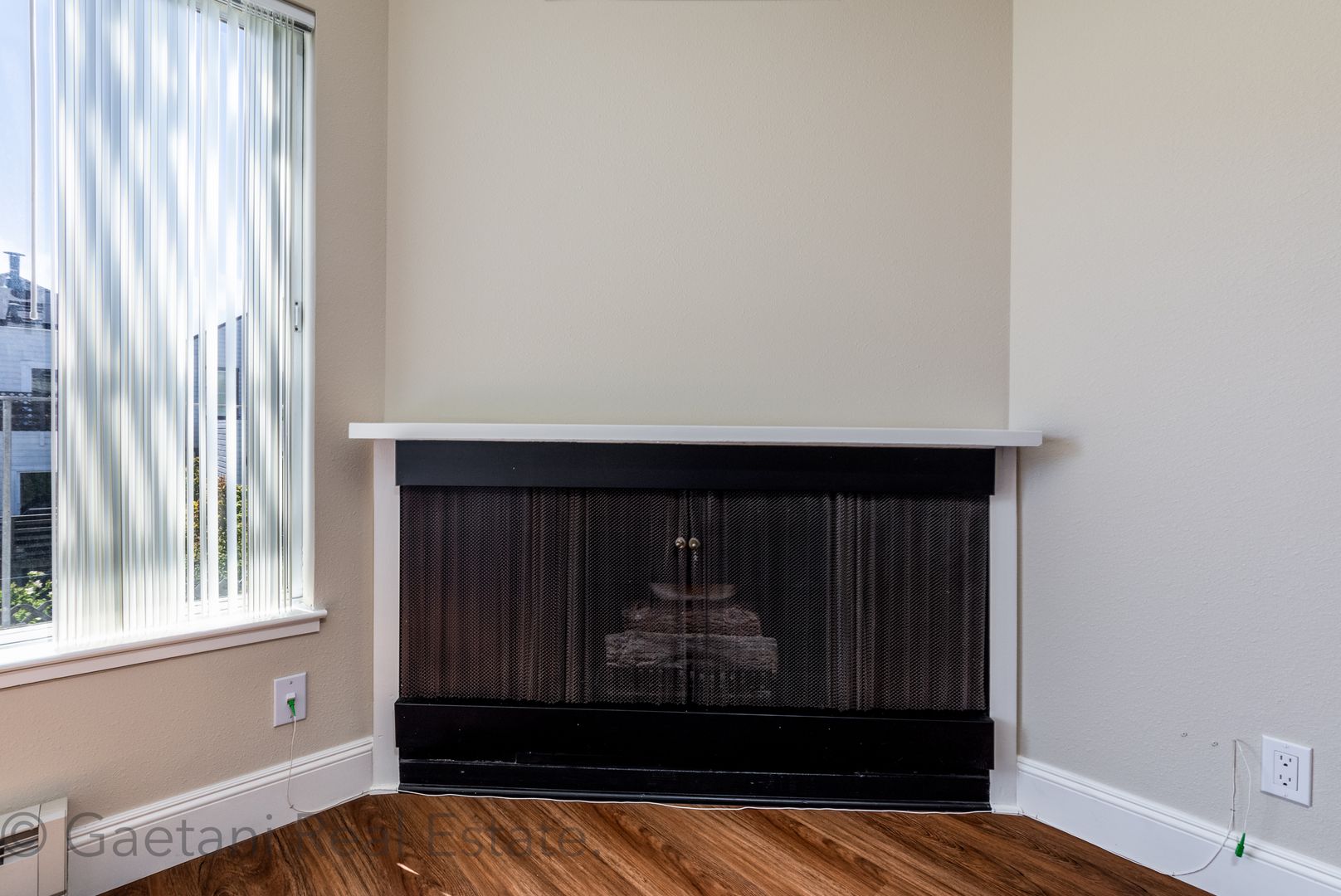1245 10th Avenue (993r)