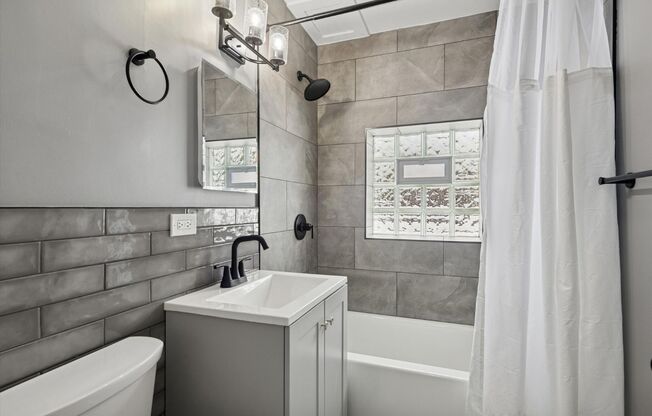 1910 S 16th Broadview