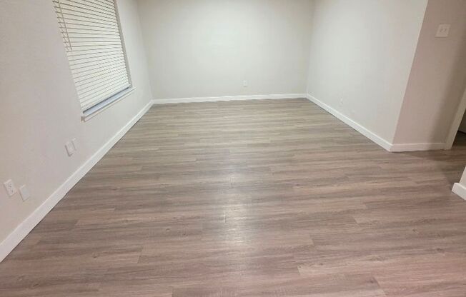 2 beds, 1 bath, 900 sqft, $1,321, Unit ELP2202-336