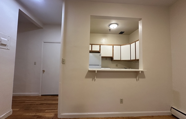 2 beds, 1 bath, 800 sqft, $2,995, Unit 26