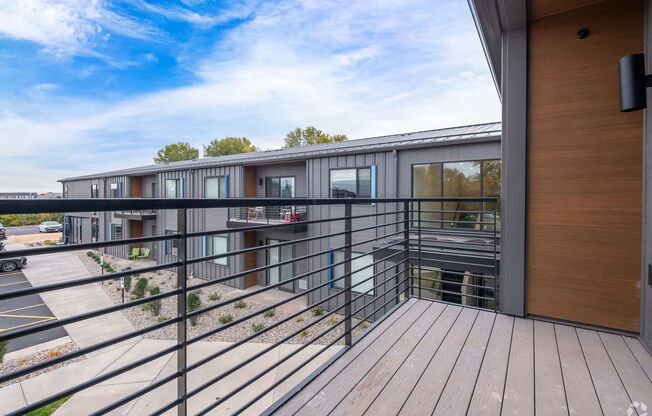 2 beds, 2 baths, 1,021 sqft, $1,550, Unit 208-450