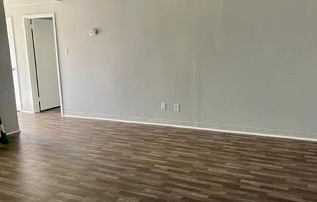 3 beds, 1 bath, $850