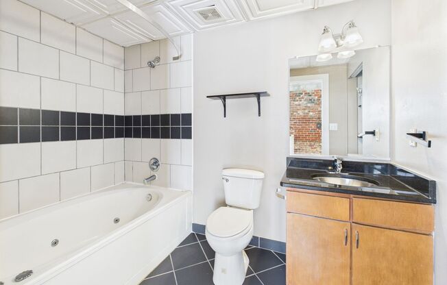 3 beds, 2 baths, 1,229 sqft, $1,710, Unit 4F