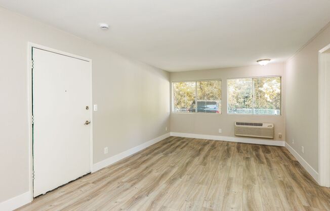 1400 Creekside Apartments CDM