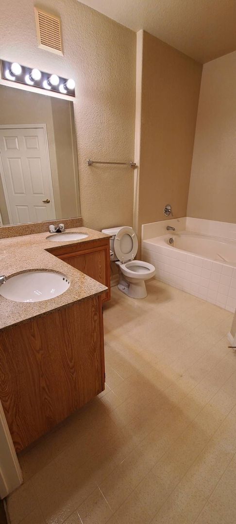 2 beds, 2 baths, $1,675, Unit # 2047