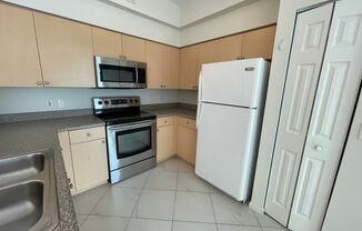 2 beds, 2 baths, $1,900, Unit #306