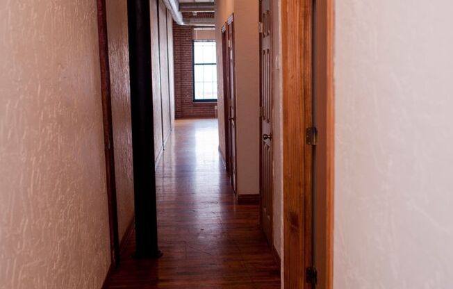 2 beds, 1 bath, 1,000 sqft, $1,200, Unit SW 105