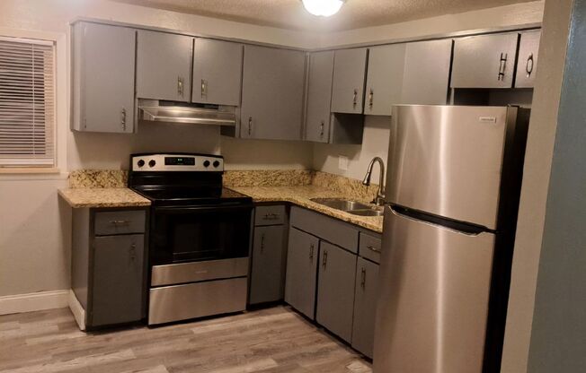 2 beds, 1 bath, 736 sqft, $1,050, Unit 7125AC-1