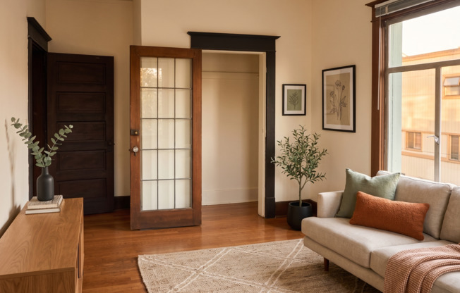 Fremont Apartments - Located on Fremont Ave