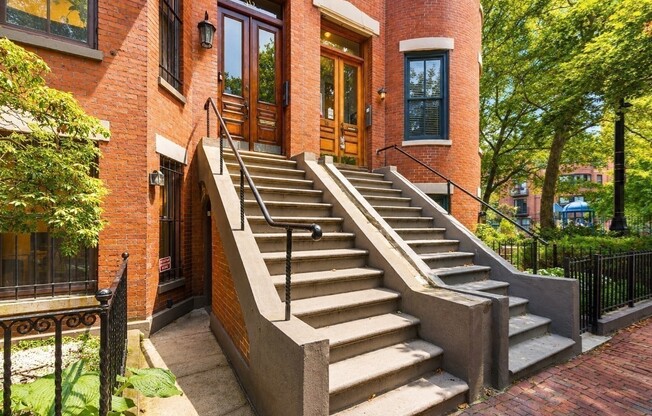 36 HOLYOKE ST